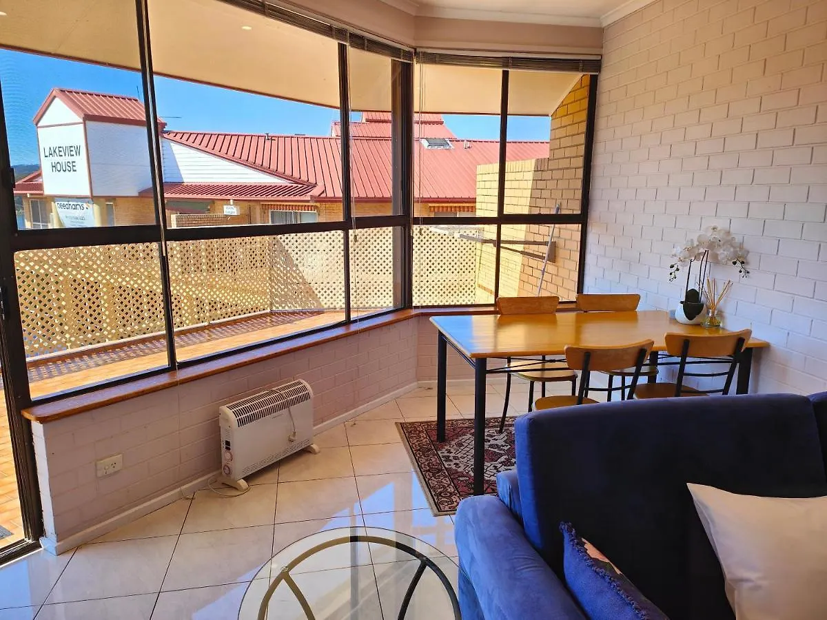 Tuggeranong Short Stay #08C - Sleeps 6 Canberra Apartment