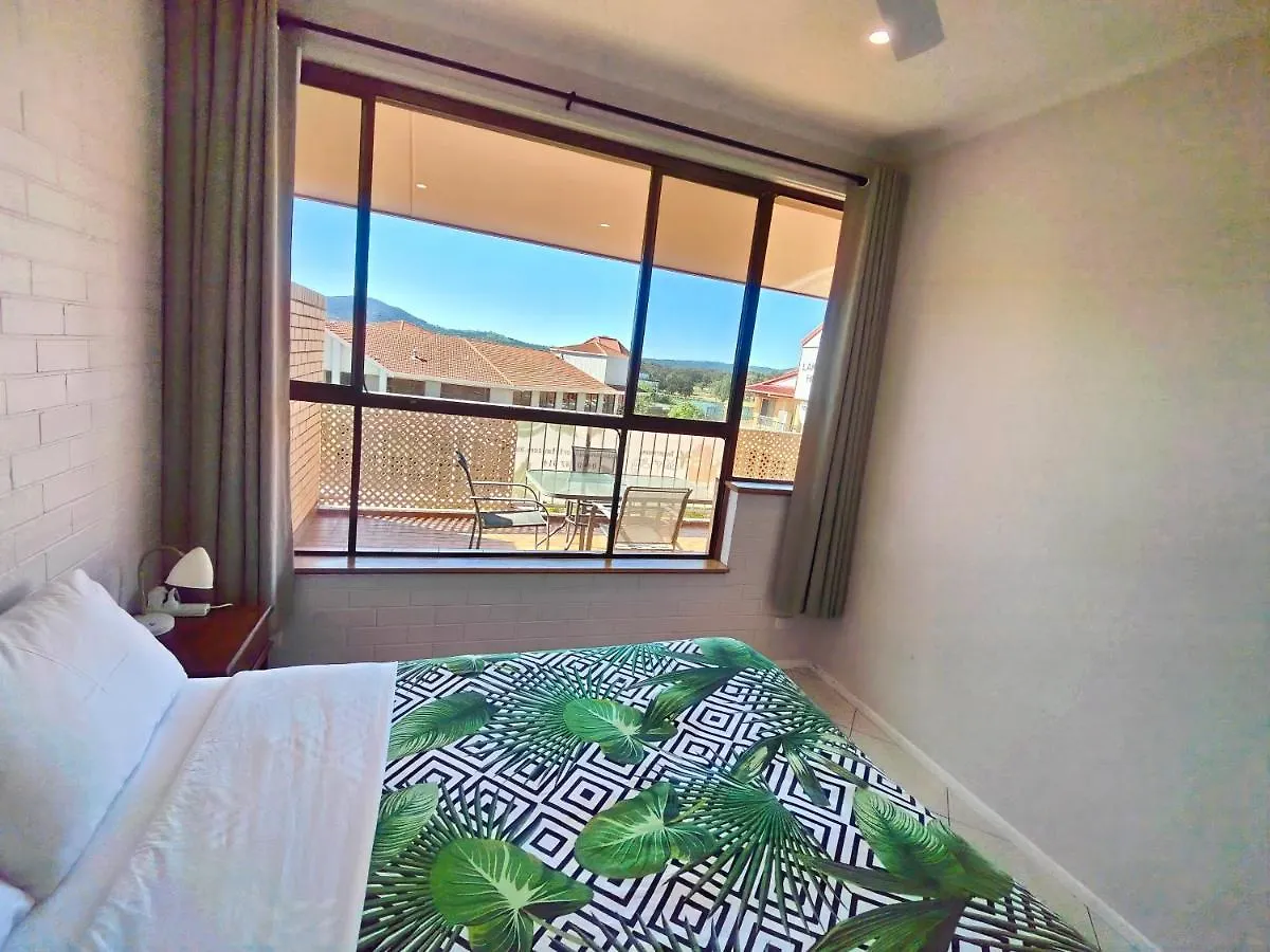 Tuggeranong Short Stay #08C - Sleeps 6 Canberra Apartment