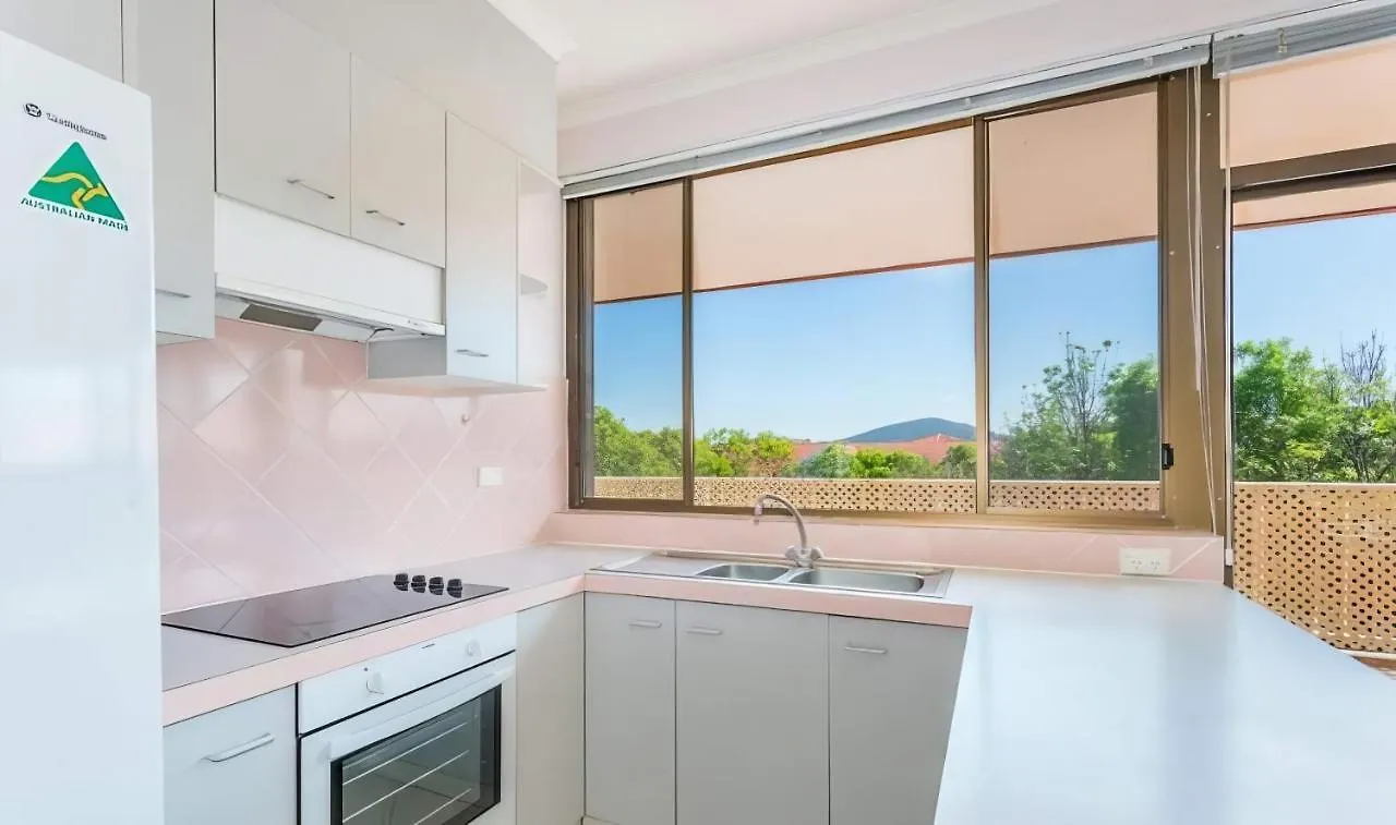 Tuggeranong Short Stay #08C - Sleeps 6 Canberra