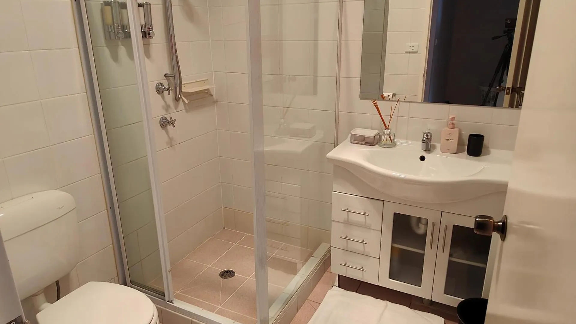 Apartment Tuggeranong Short Stay #08C - Sleeps 6 Canberra Australia